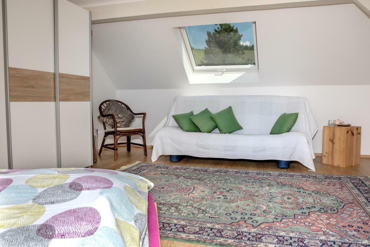 Ferienappartement Hennen Конц Екстериор снимка